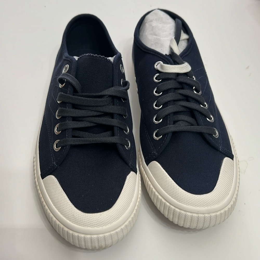 TRETORN canvas tennis shoes. Jcrew size 8m